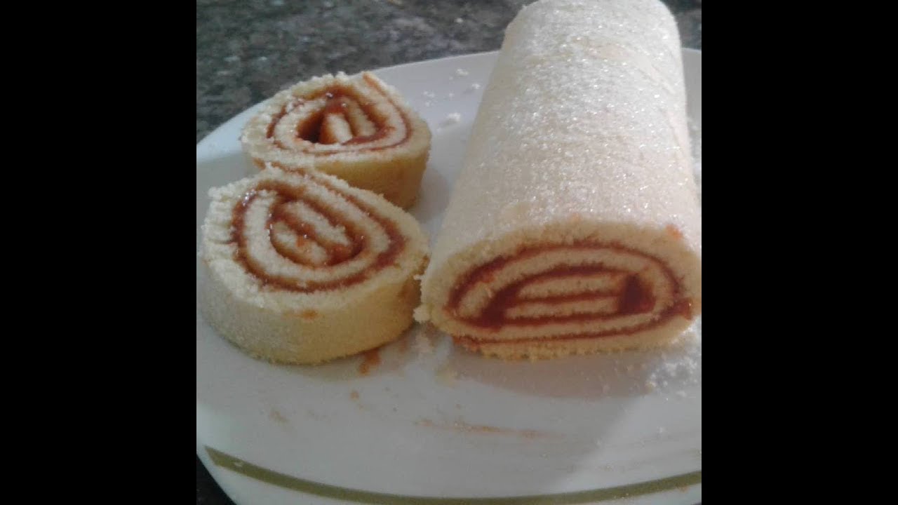 BOLO ENROLADO COM GOIABADA