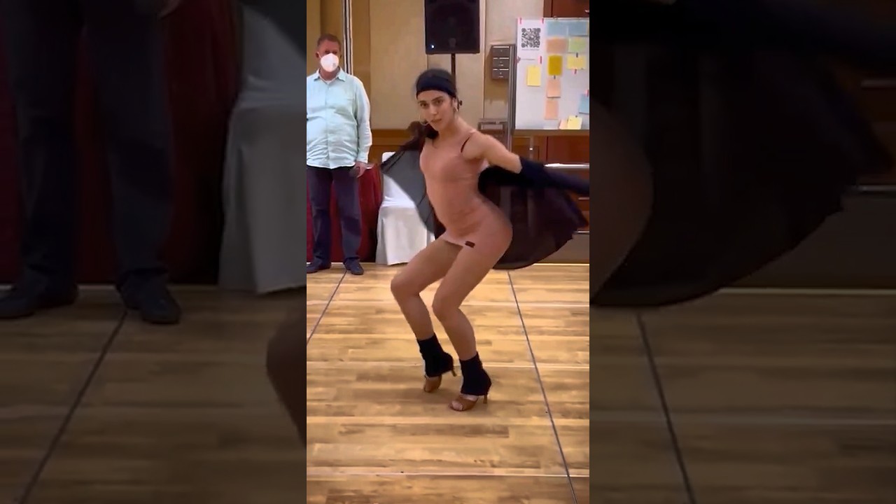 Salsa, Samba, Afro? She is mixing them all! 🔥👀💃🏻