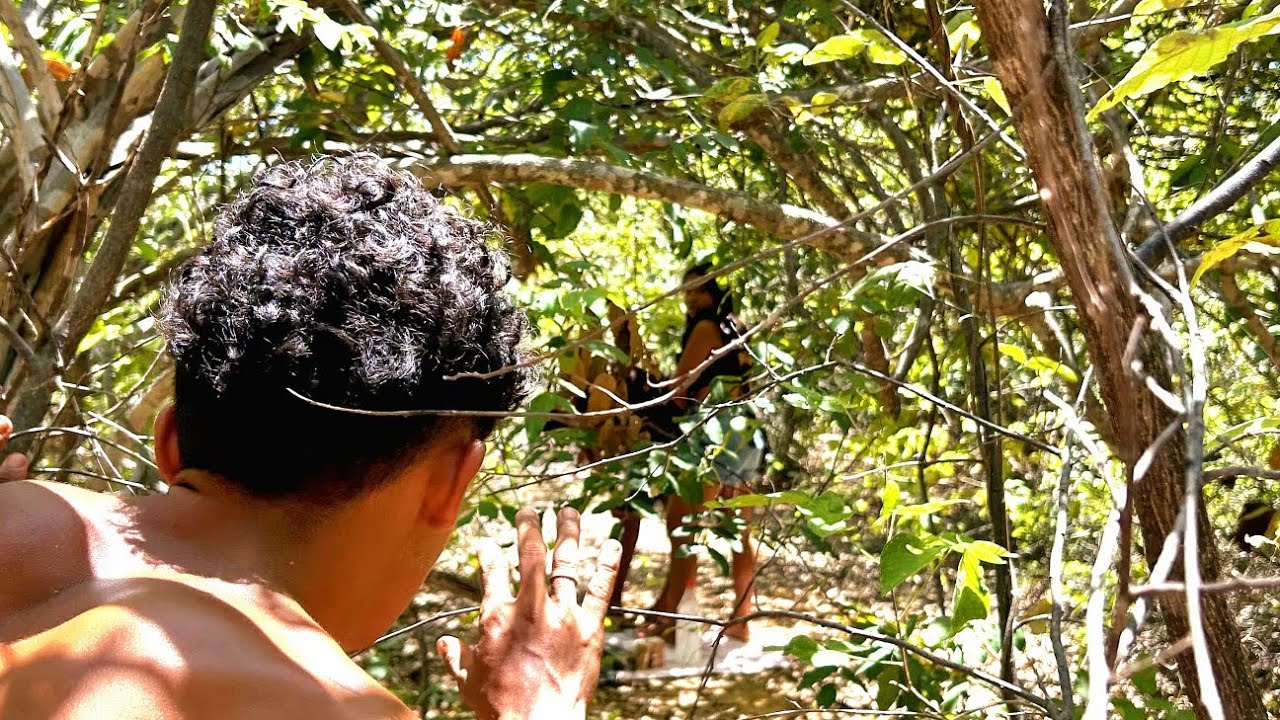 PEGAMOS ELES NO MATO FAZENDO ESTRIPULIAS
