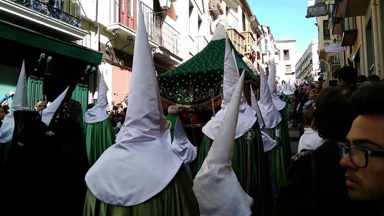 Virgen  de la Esperanza subiendo por Balborraz con la saeta
