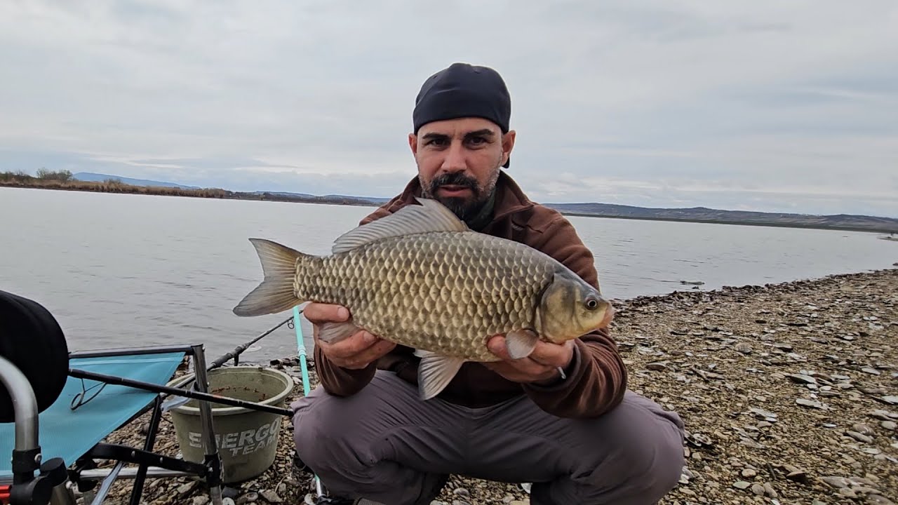 Pescuit pe braj primavara după caras mare