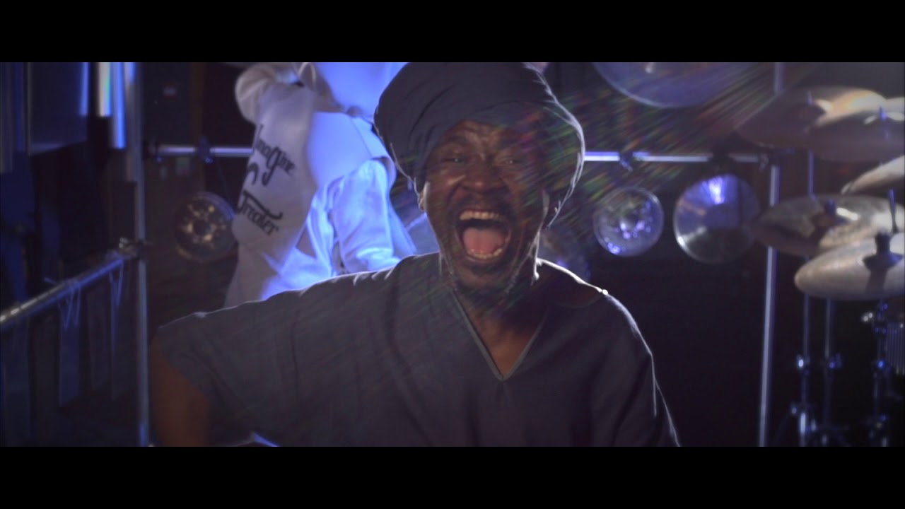 Niwel Tsumbu with Éamonn Cagney - Mwana Moyi Official Video