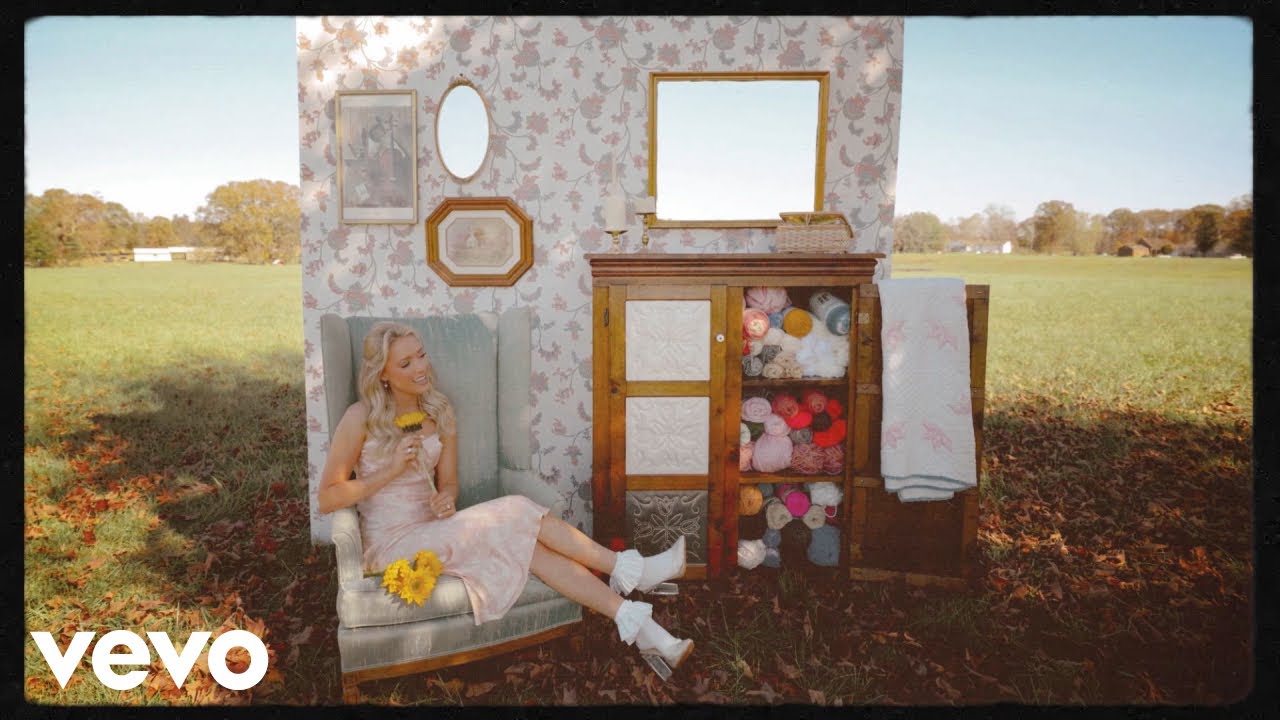 Emily Ann Roberts - Easy Does It (Official Visualizer)