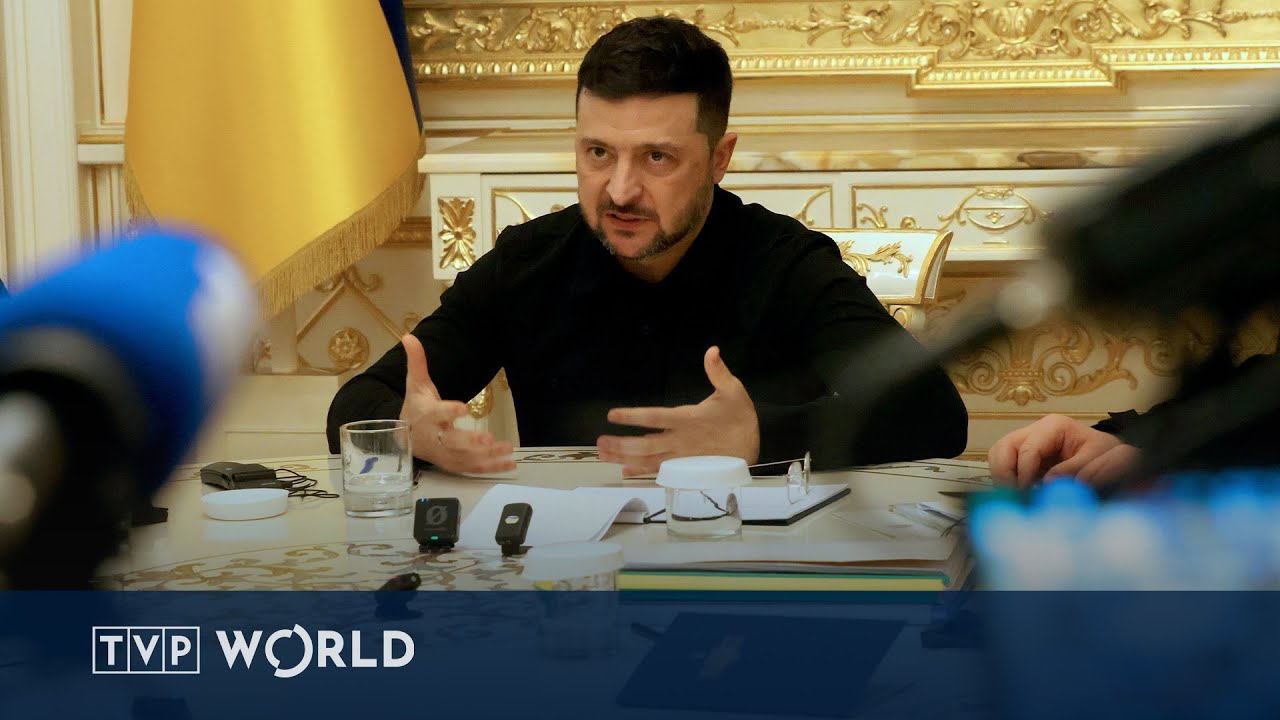 Justice minister suspended as Ukraine tackles corruption | Midday Report