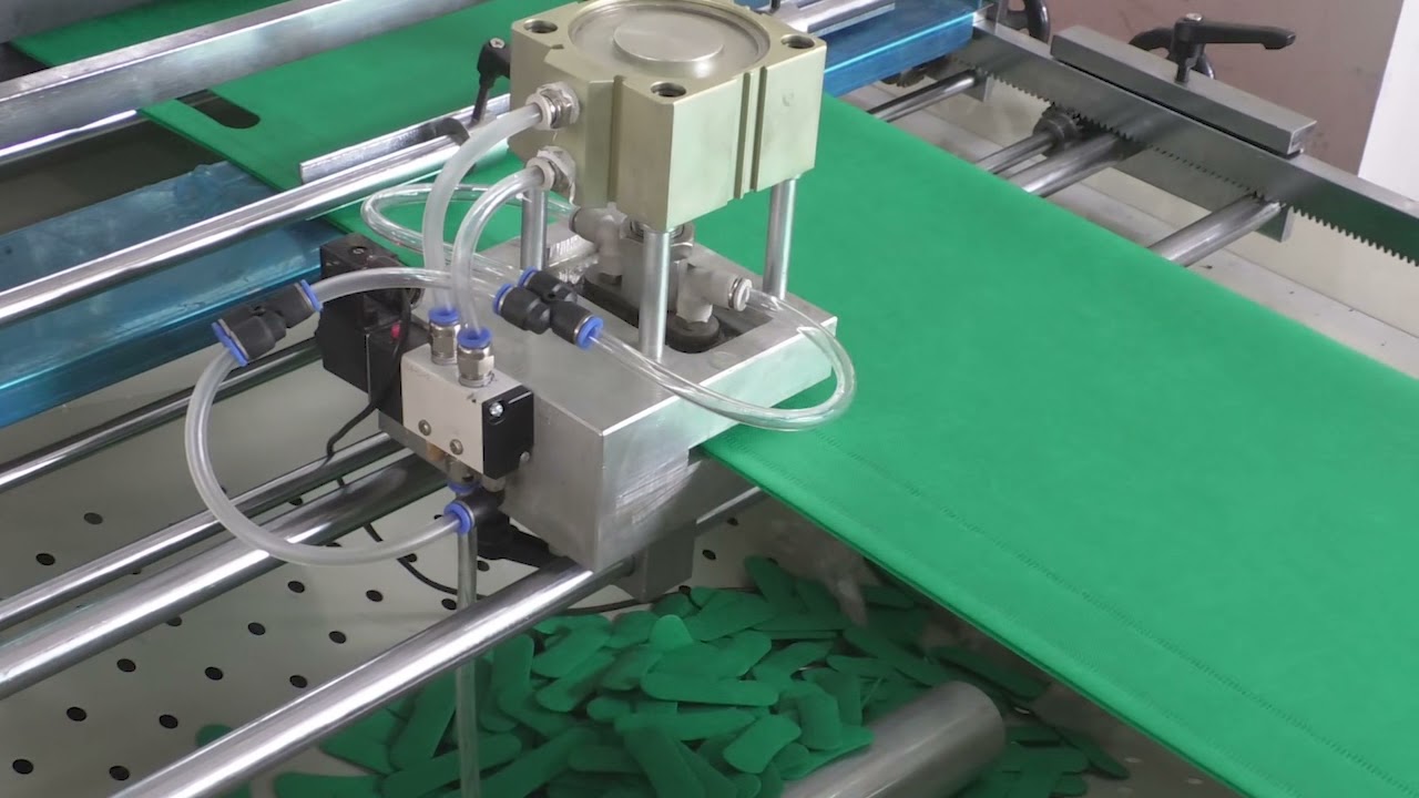 Non Woven D Cut Bag Making Machine