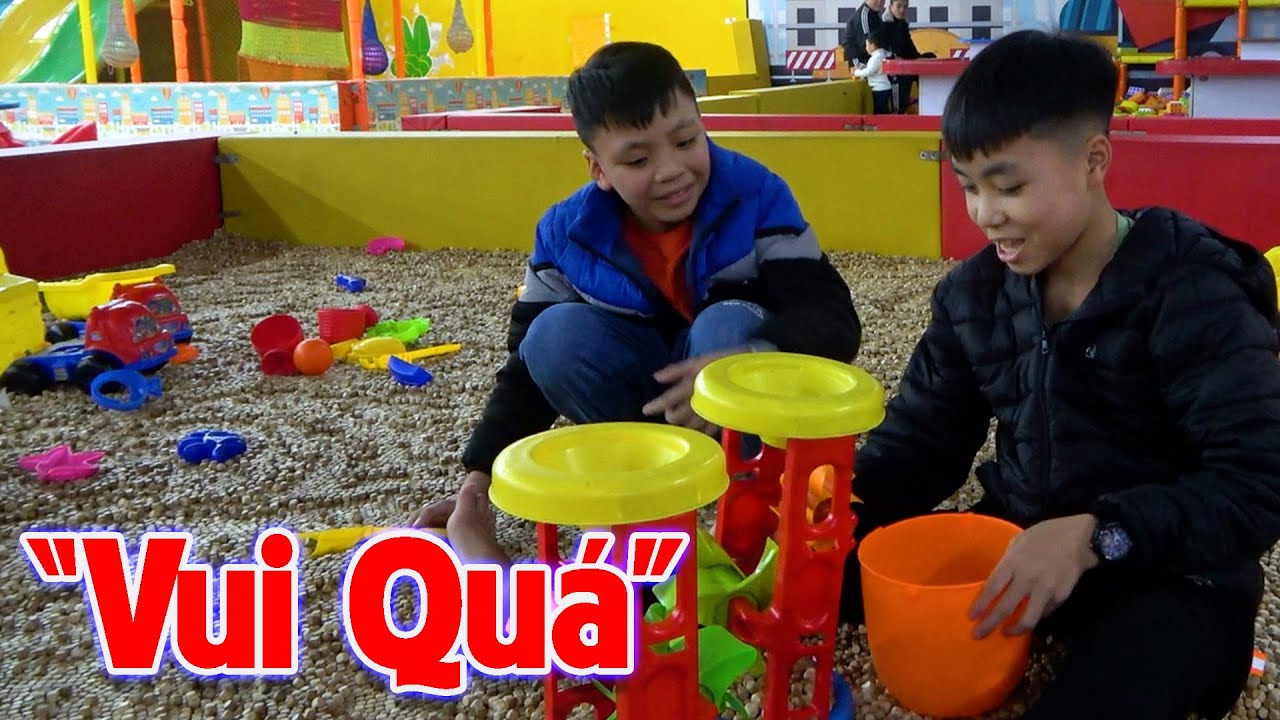 Phản Ứng Bất Ngờ Của Dũng - Chá - Vương Hotboy Canada Khi Lần Đầu Đến Khu Vui Chơi