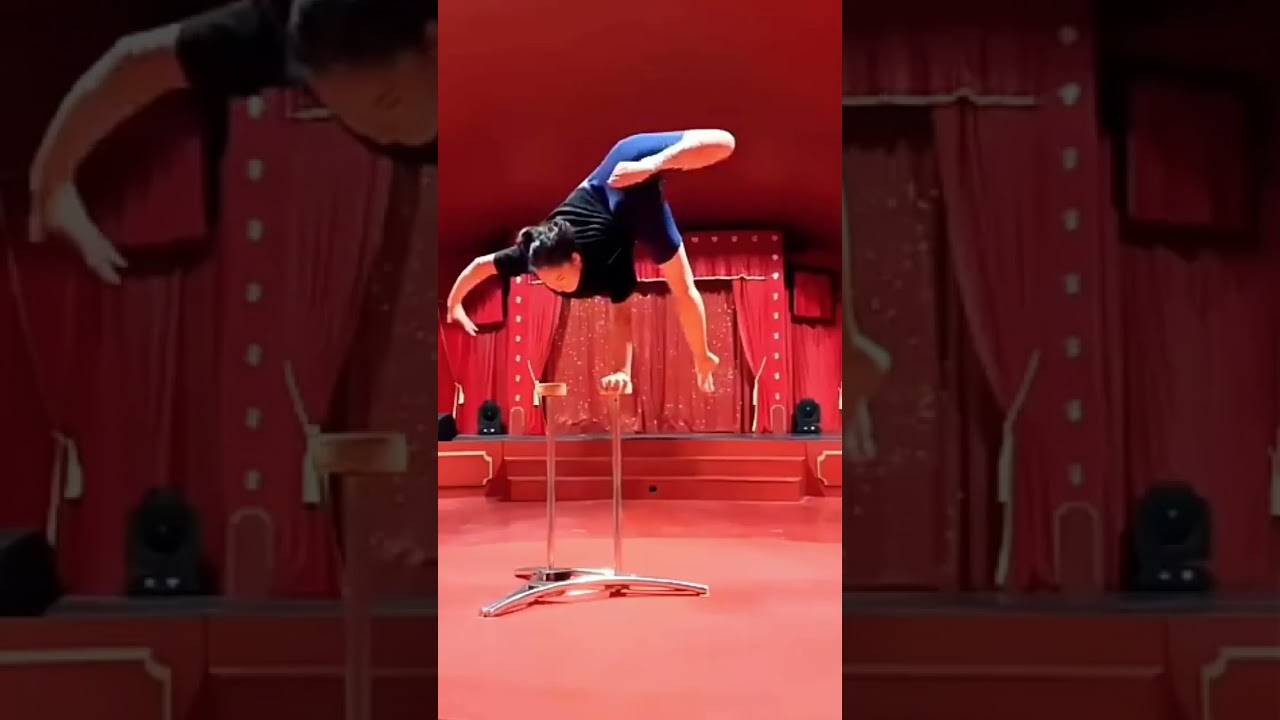 Circus Single hand support #circusworld