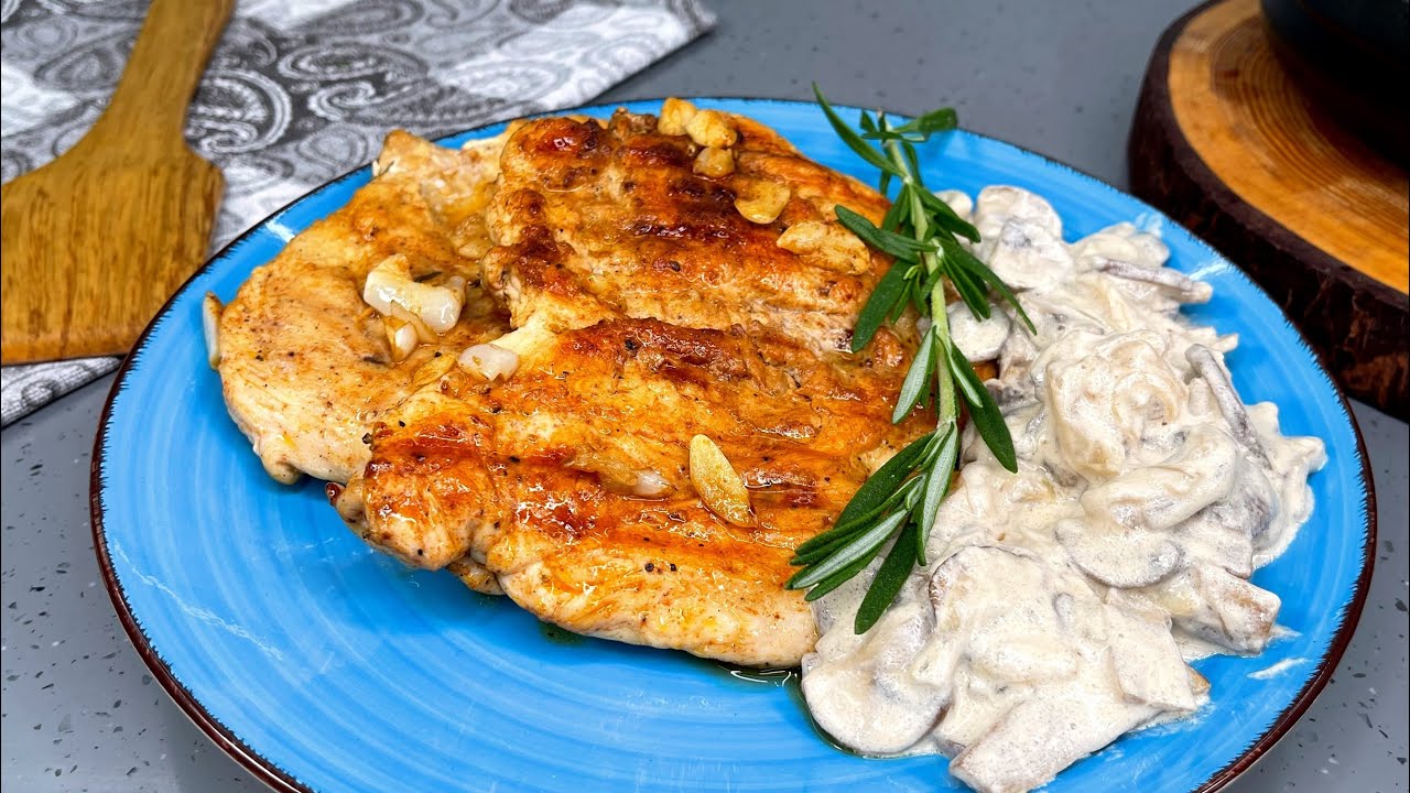 Рецепт такой курицы стал хитом среди моих знакомых! Готовлю просто и быстро! Курочка 