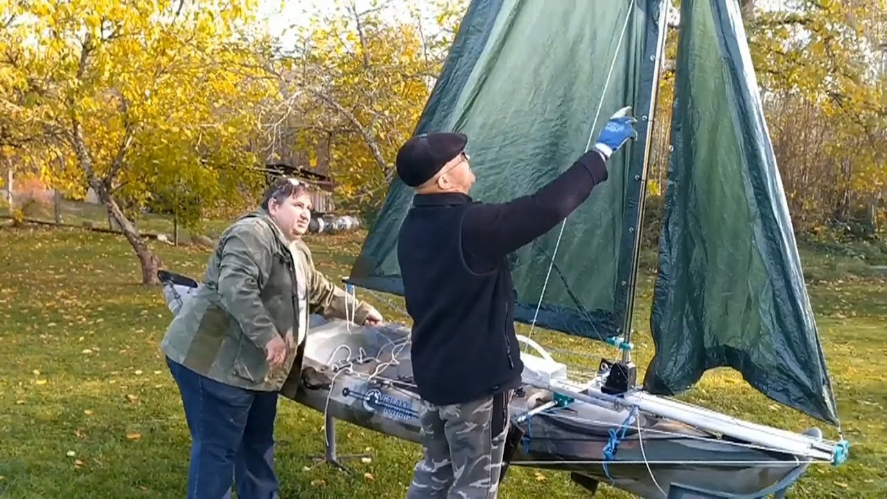 Каяк Galaxy под косыми парусами