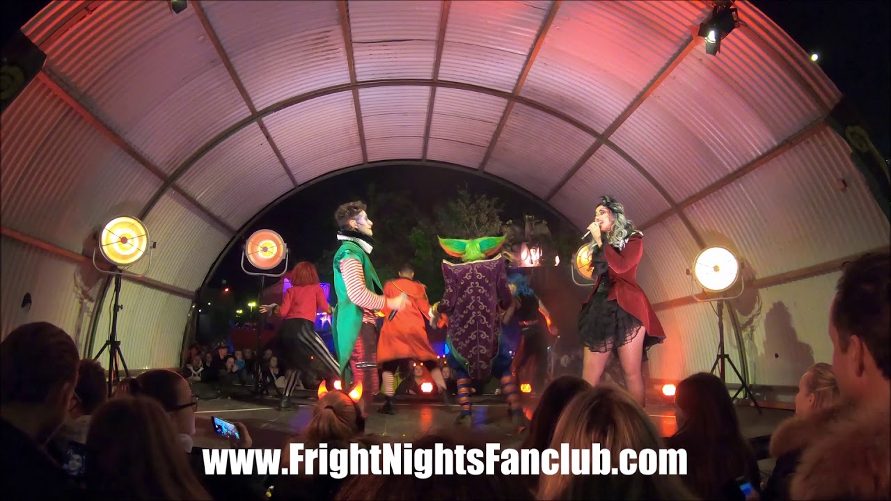Halloween Fright Nights 2019 - Emmaly Brown ft Laurens Hagens - Time Warp (Vrijdag 25 Oktober)