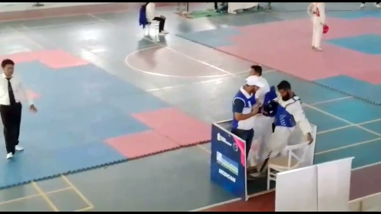 Osama Khalid Blue corner vs Aun Red corner Semi final fight of Sindh Taekwondo Championship 2022