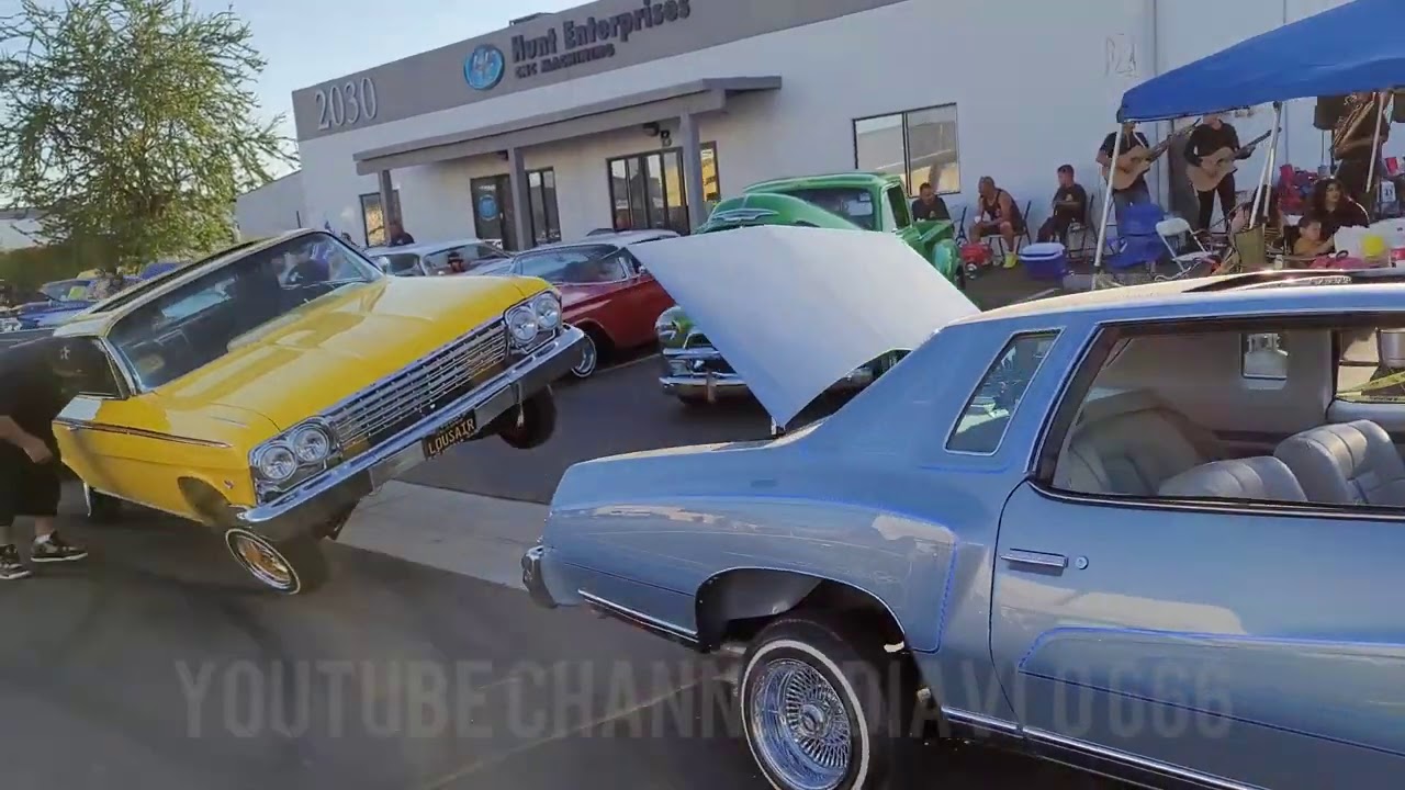Lowriders in Santa Ana (no man's land cruise night)