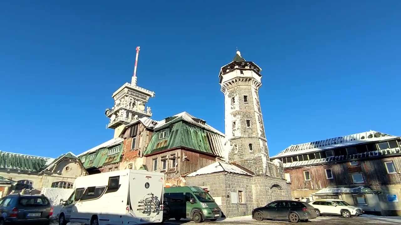 Winterlich sch&ouml;n verschneiter Keilberg im Erzgebirge - Weihnachtsfeiertage 2025 - Tschechien 