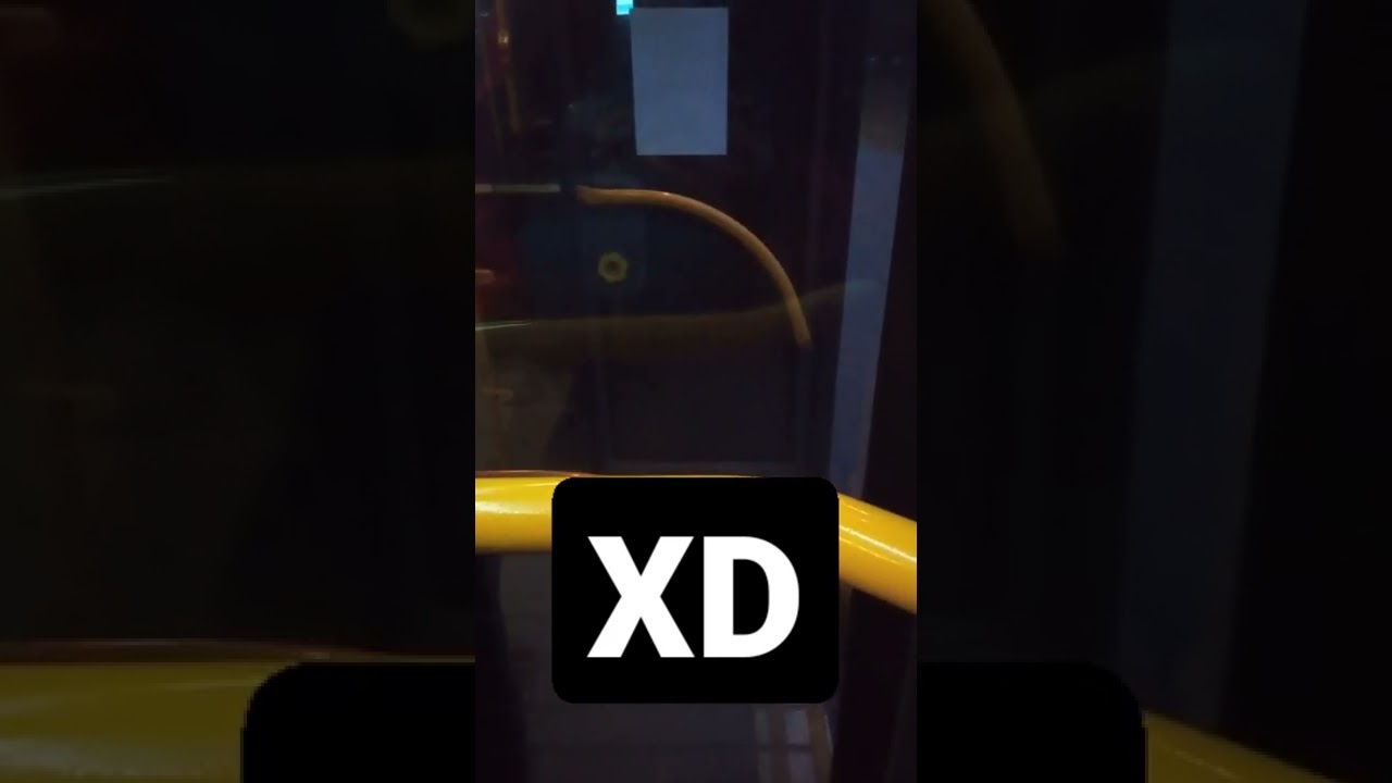 Kolejne popsute drzwi w Autobusie MPK Wrocław