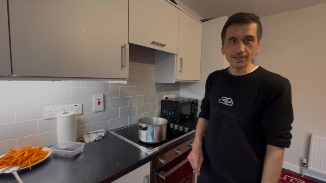 غذایی امشب بابایی کمال قابلی خوشمزه آماده کرده بود