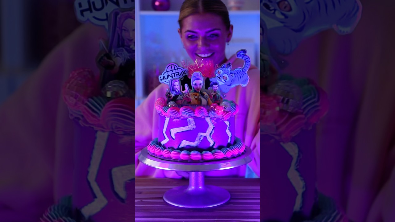 K-Pop Demon Hunters Cake 💜