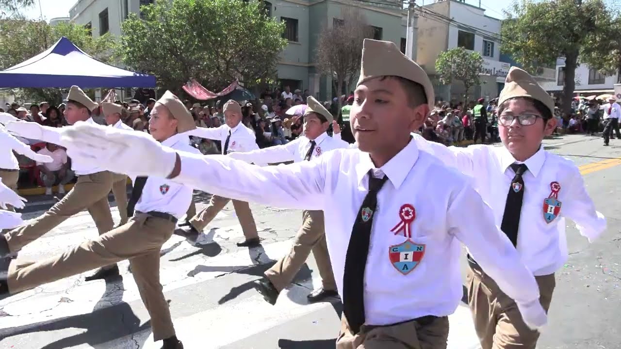 Arequipa: Desfile de alumnos del Colegio Independencia Americana 2024 (VIDEO COMPLETO)