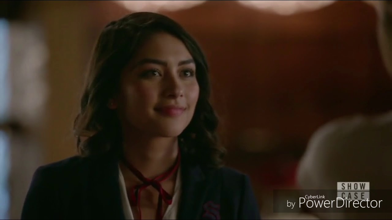 Legacies 1x14 Penelope asks Josie if she can be her escort