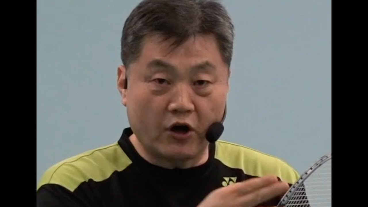 Useful Tips for Players and Coaches-Lesson 10  How to cut a broken racket string