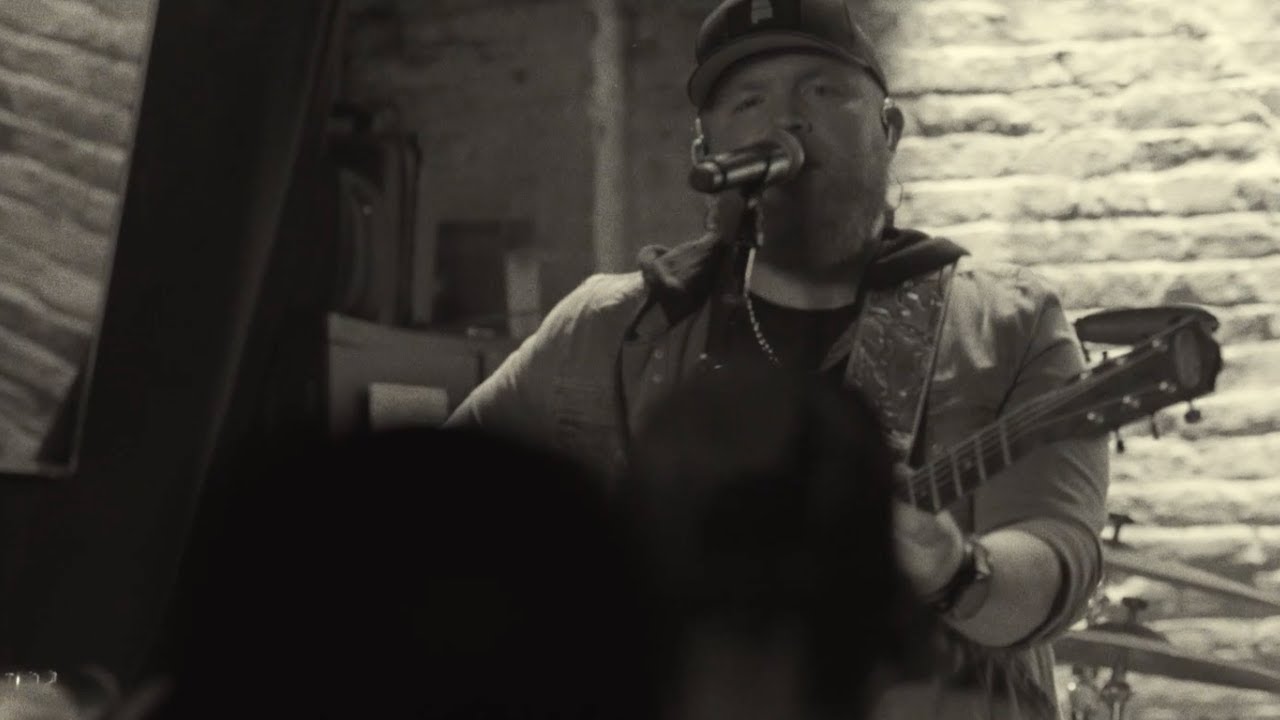 Tyler Braden - Ways to Miss You (Official Music Video)