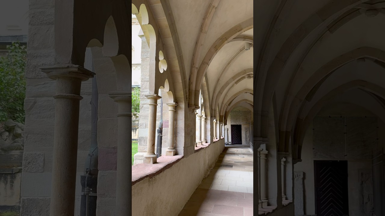 Дворик в Dom zu Magdeburg. #германия #travel #история #тревелвлог #germanytourism