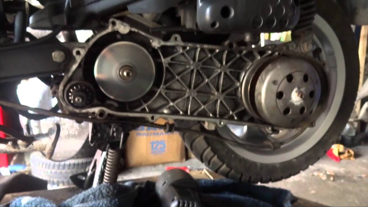 Vario Wartung am Motorroller (Peugeot Elystar 50)