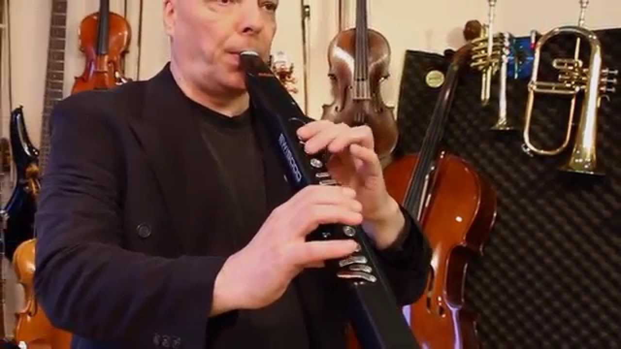 DynaSample XPression meets Akai EWI5000 - Bach Cello-Suite in G Courante