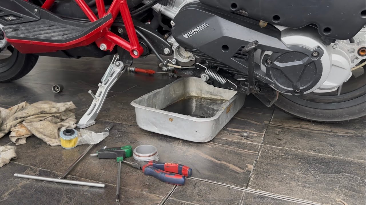 First service tukar minyak hitam italjet dragster 125 RM?