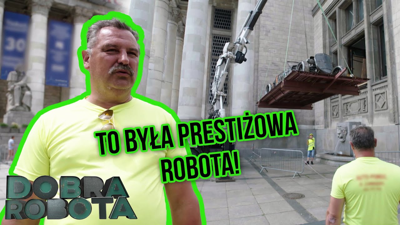 Transportowali eksponaty przez okno Pałacu Kultury! | Dobra robota