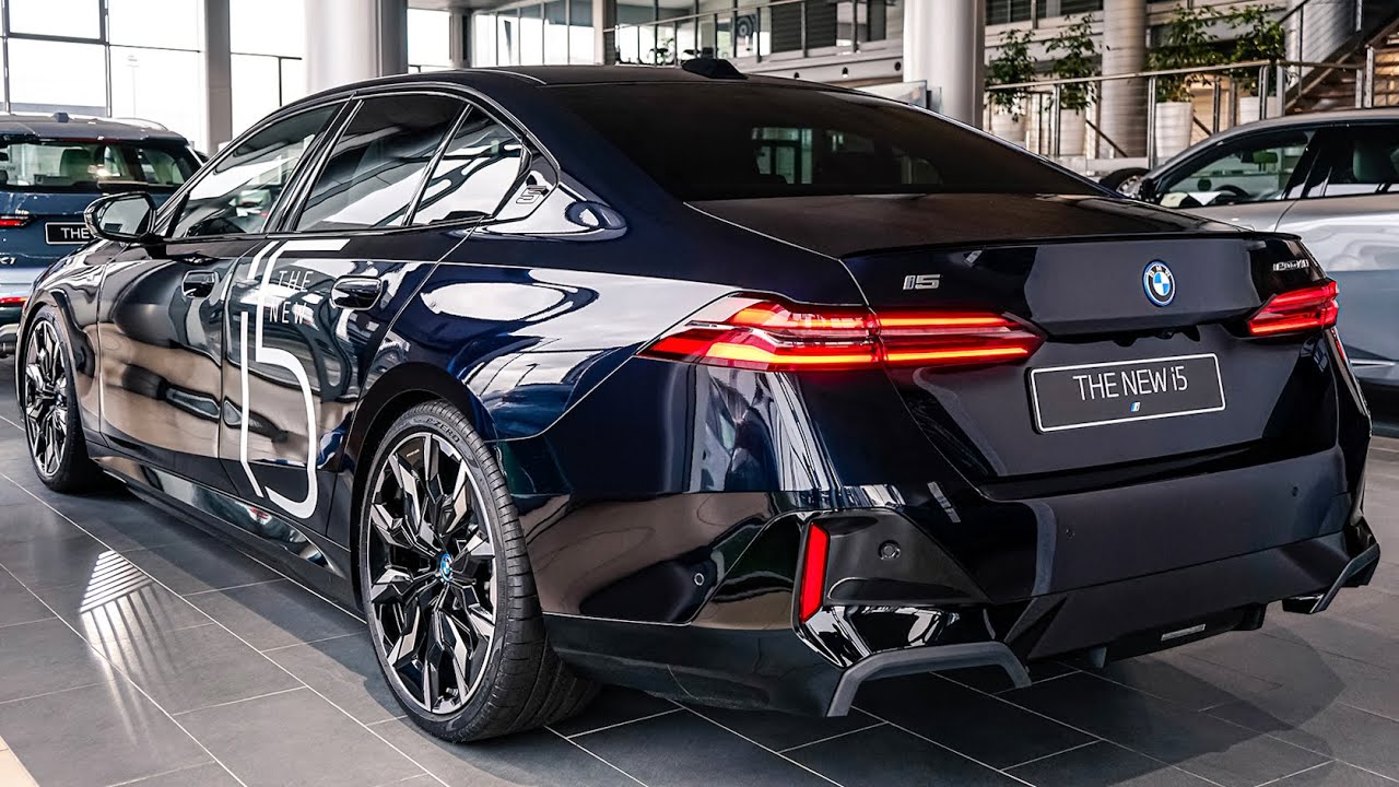 2024 BMW i5 - Interior and Exterior Walkaround