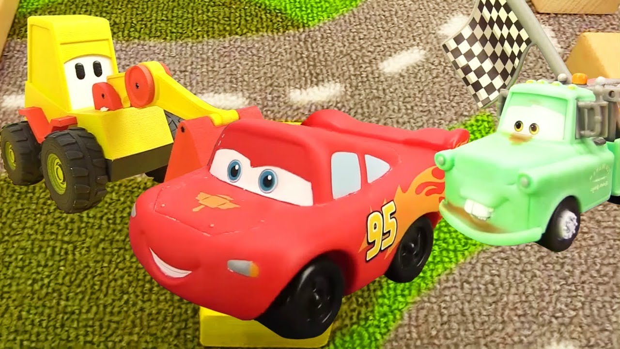Pretend to play races with toy cars & Lightning McQueen - Videos for kids