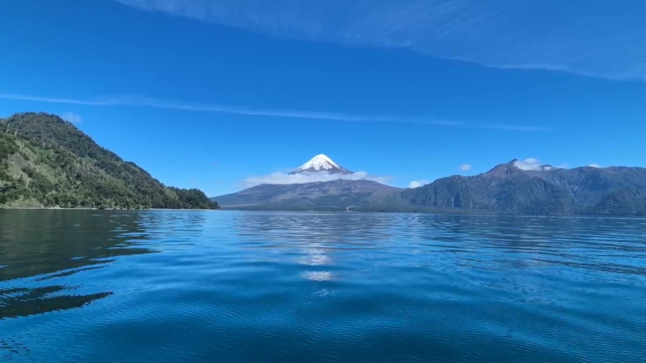 Volcan Osorno desde Lago Todos los Santos