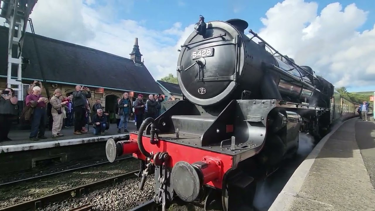 Black 5 Eric Treacy leaving Grosmont NYMR, LMS 5428.