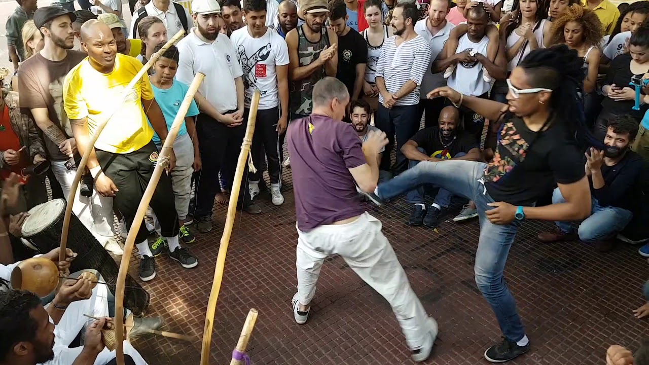 Mestre Edan e Arthur FIU. Roda na Praça da Republica