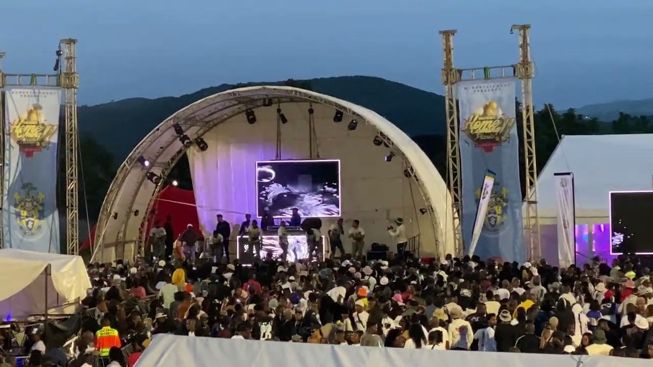 Khuzani  engena stage kwi mandeni home coming picnic