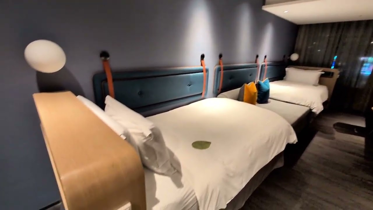 See inside the Just Sleep Ximending Taipei Taiwan Hotel Superior Twin Room