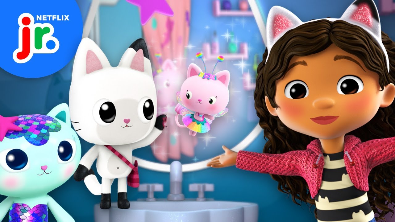 Kitty Fairy Turns GIANT! 🧚&zwj;♀️🍓 Gabby's Dollhouse | Netflix Jr