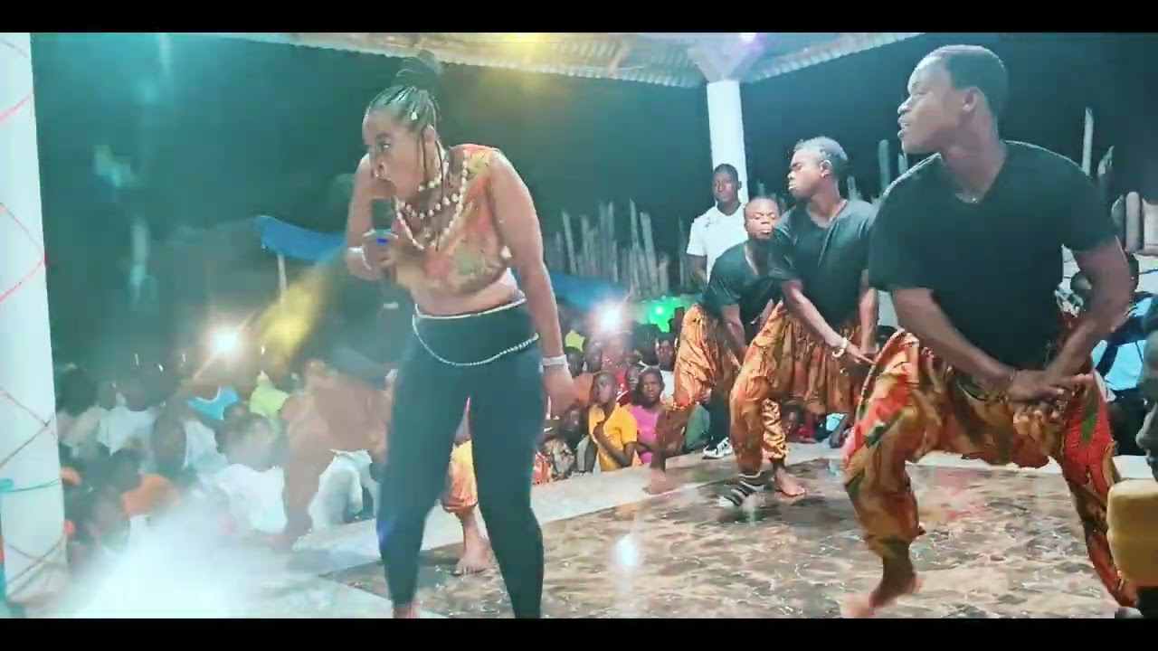 DE MAMA DE MAMA (pretty Q)  2024 _STAGE PERFORMANCE _