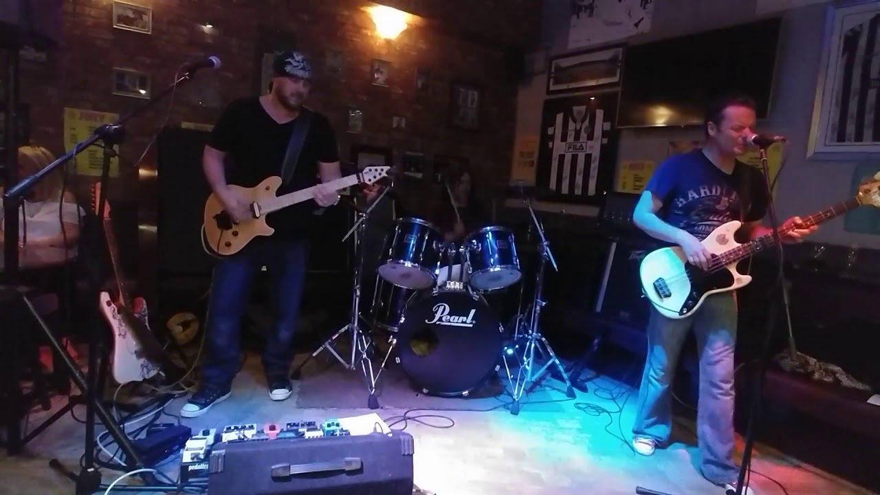 Sad Ida covering Highway Star at The Cave in Paisley, Scotland in 2018