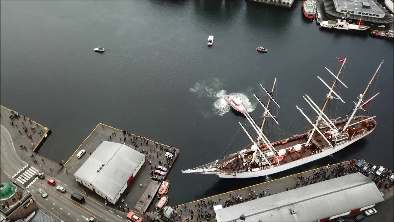 Statsraad Lehmkuhl kommer inn til Bergen etter 6 måneders tokt. 9 des 2017