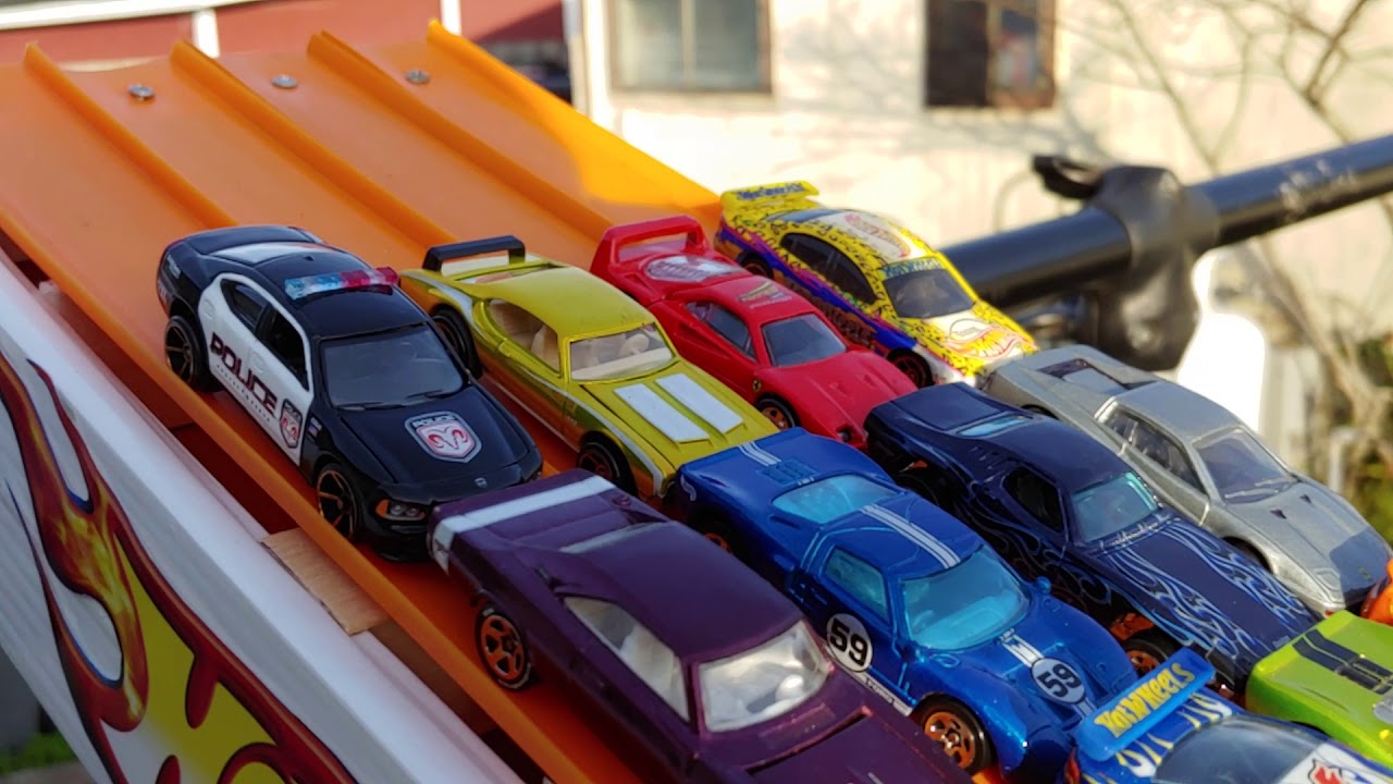 Power Drive Racing, Hot Wheels, Diecast Racing on Fat Track, Race day finals, Blackfire tires Tests