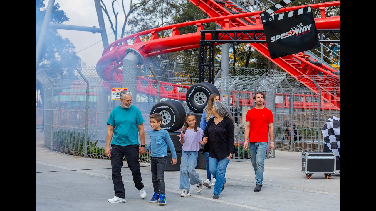 Speedway Stunt Coaster | La primera gran aventura comienza en Six Flags M&eacute;xico 🎢🏁