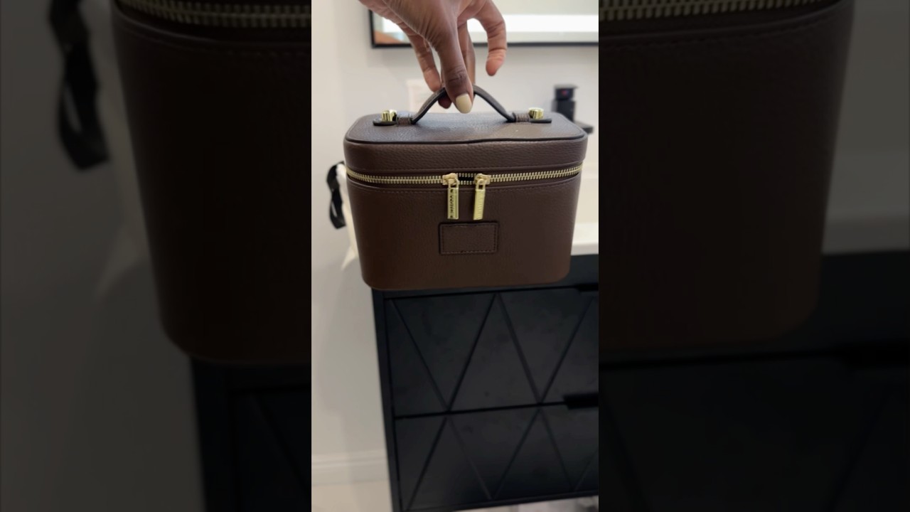 Etoile Mini Vanity Case #lifestyle #losangeles #makeup #espresso