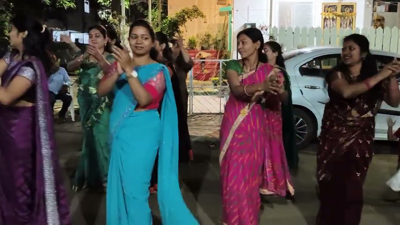 पावरी गाण्यावर डान्स 💃| Pavri Dance khandeshi😍 |  ३ Pavli dance #ahirani #dance #khandeshi #group 