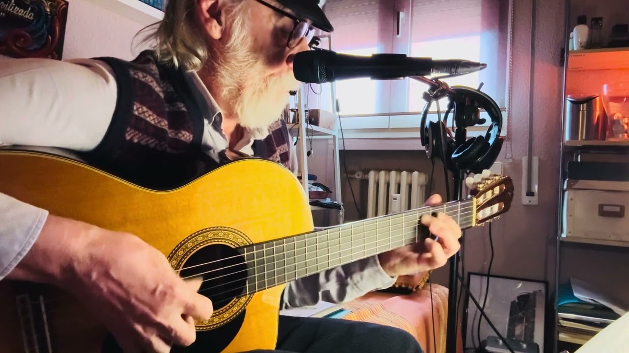"Pequeña Serenata Diurna" de Silvio Rodríguez.
