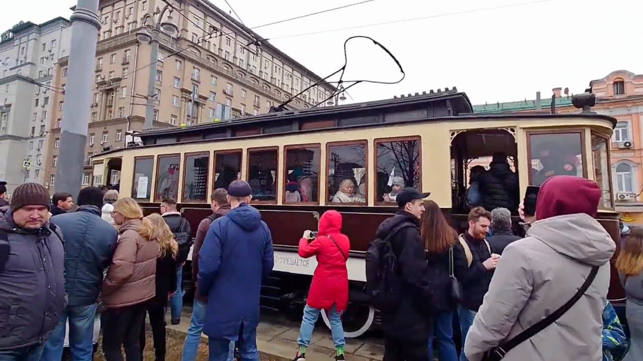 Парад ретротранспорта. Парад трамваев и машин. Retro transport parade of trams and cars. 6.04.2024