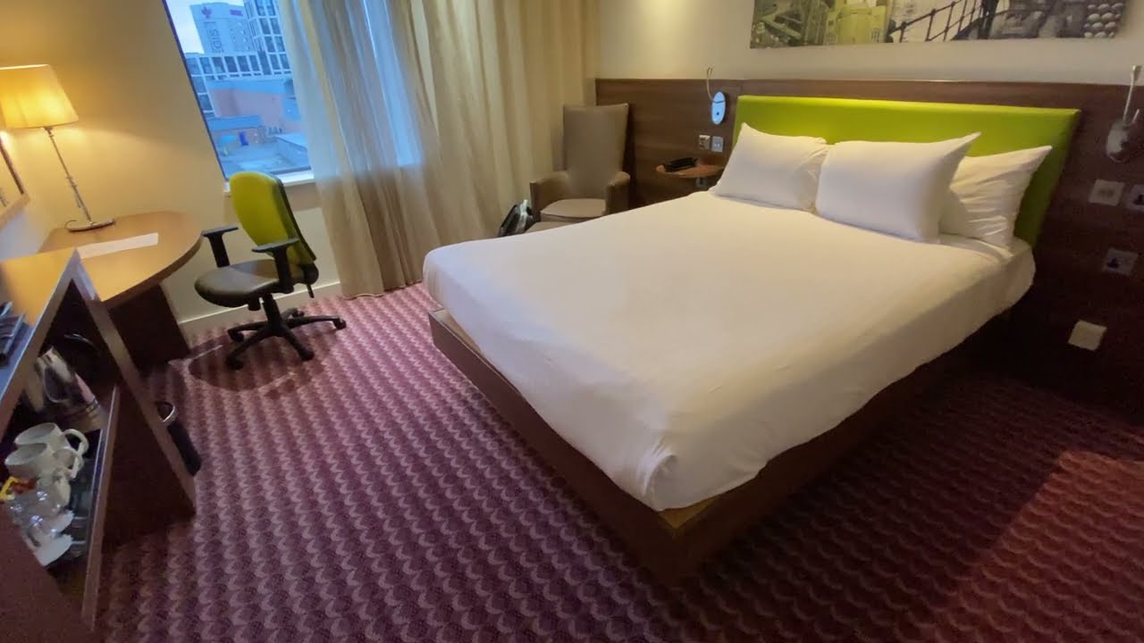 🏨 Exploring Hampton by Hilton Birmingham Broad Street! #CityCenterConvenience