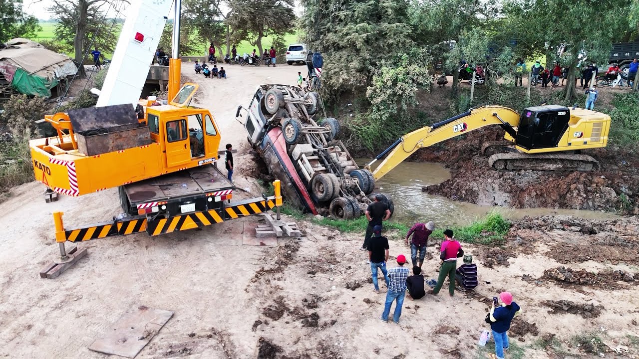 Amazing Heavy Dump Truck Fail Overturn and Expertise Recovery By 80ton KATO Truck Crane Safety Work