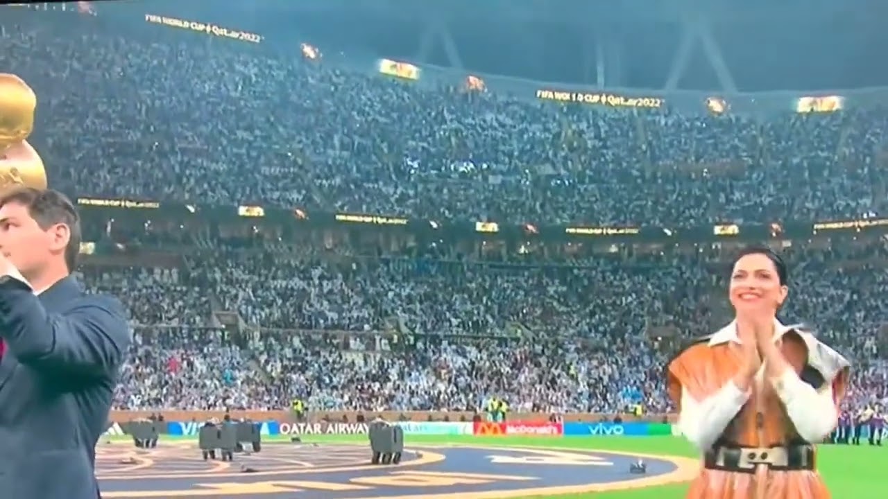 Watch the beautiful Deepika Padukone's in FIFA World Cup trophy unveiling ceremony