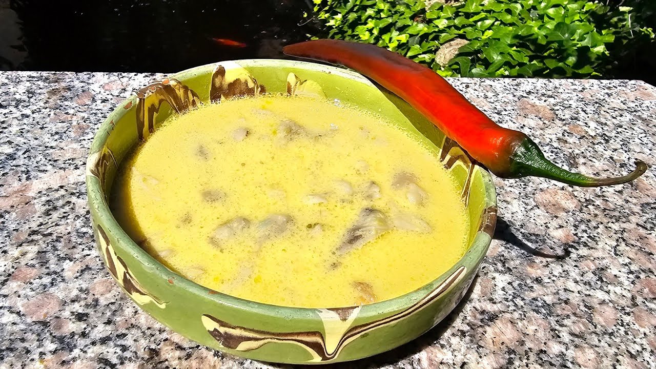 CIORBA DIN CIOCANELE DE PORC. DE ZIUA MEA DE NAȘTERE FAC CEA MAI GUSTOASA CIORBA.